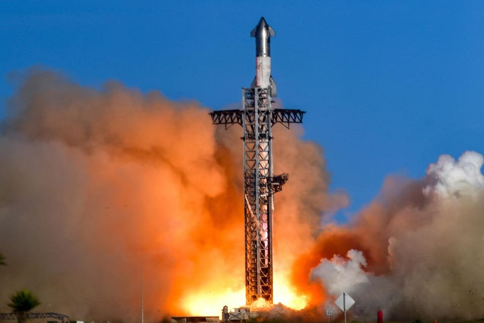 elon musk vows to be space age noah, launching starship arks to mars