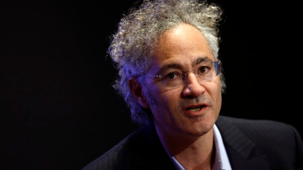 palantir tops $1 billion in revenue for the first time, boosts guidance