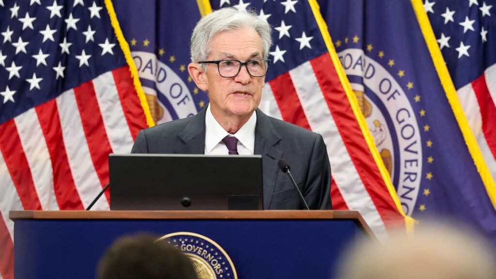 divided fed worried about tariffs, inflation and the labor market, minutes show