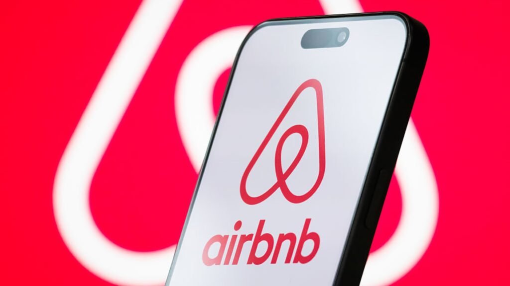 airbnb beats on top and bottom lines for second quarter