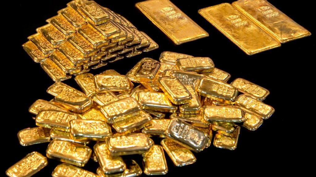 gold futures trade off highs as white house to issue clarification on bullion tariffs