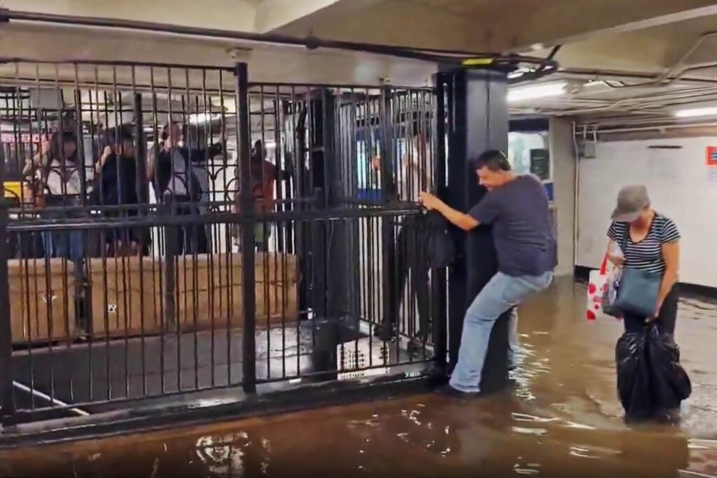 dramatic videos show nyc subways and train stations flooding in torrential downpour