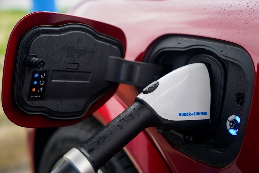 what to know before electric vehicle tax credits vanish