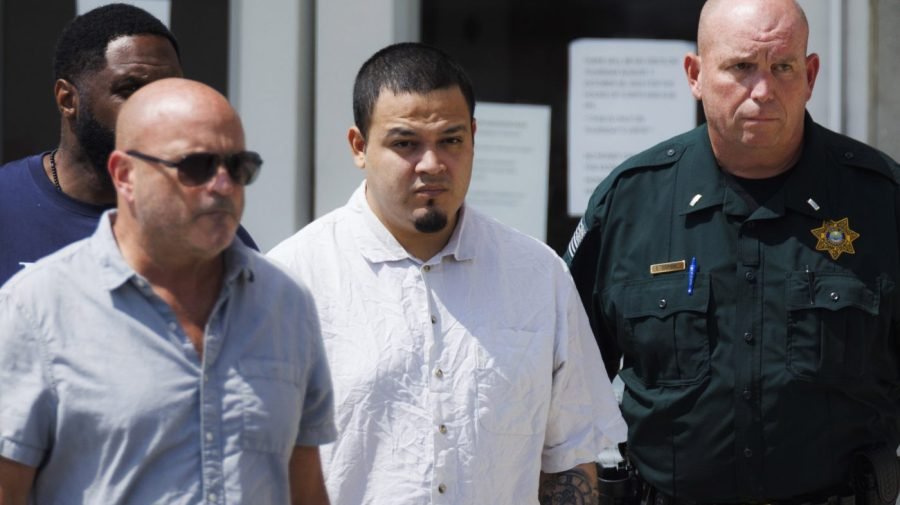abrego garcia fights deportation after ice arrest