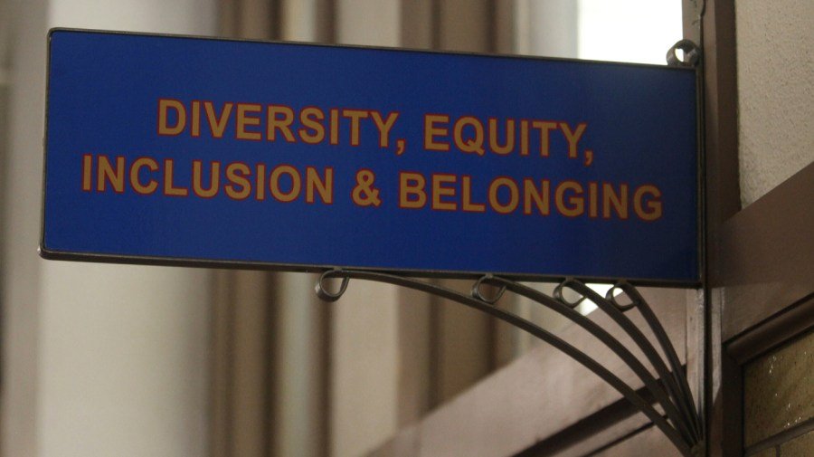 trump to sign executive order requiring transparency in college admission practices