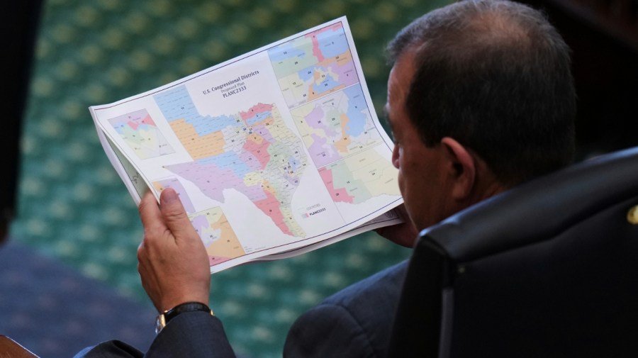 civil rights groups file lawsuit to halt new texas map