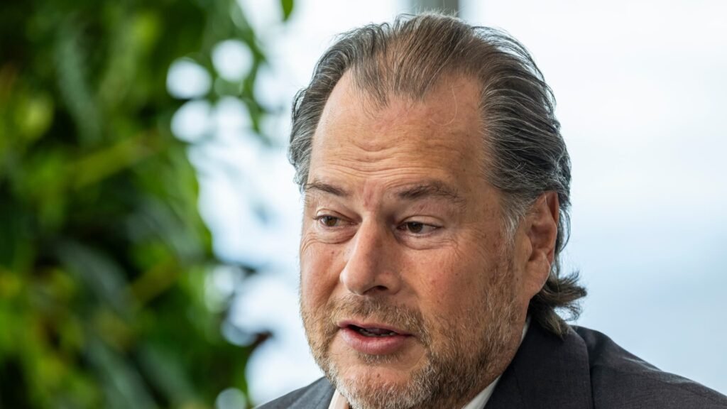salesforce issues weak revenue guidance even as earnings beat estimates