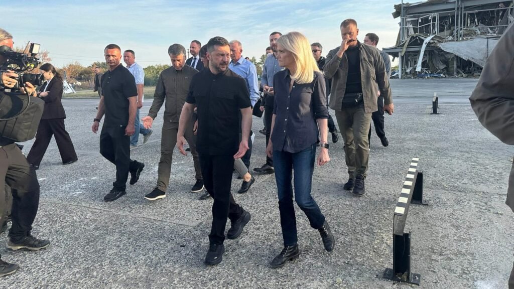 zelenskyy says trump’s alaska summit ‘gave putin what he wanted’